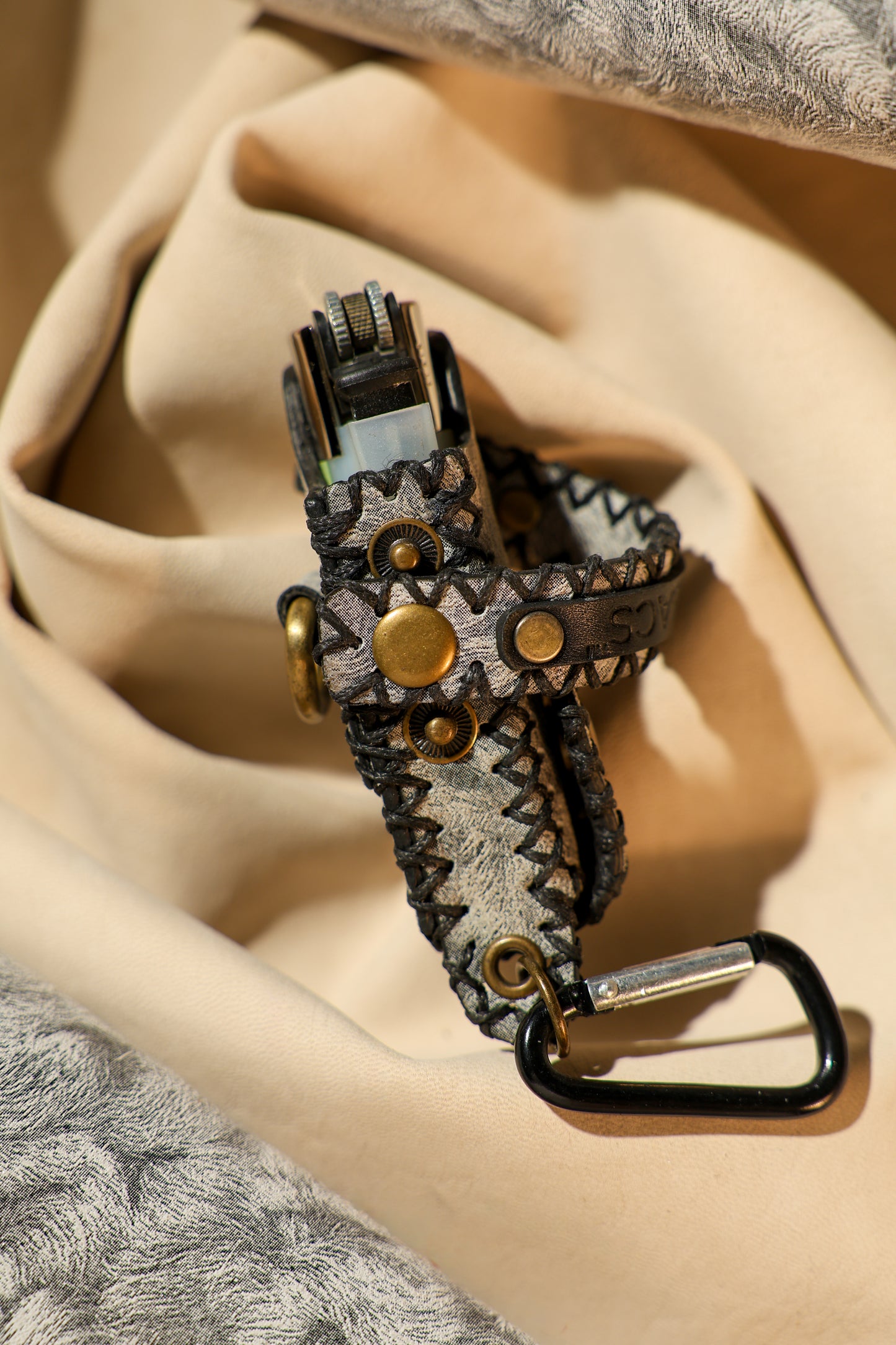 LIGHTER HOLDER Mk2 / FROST VEIL