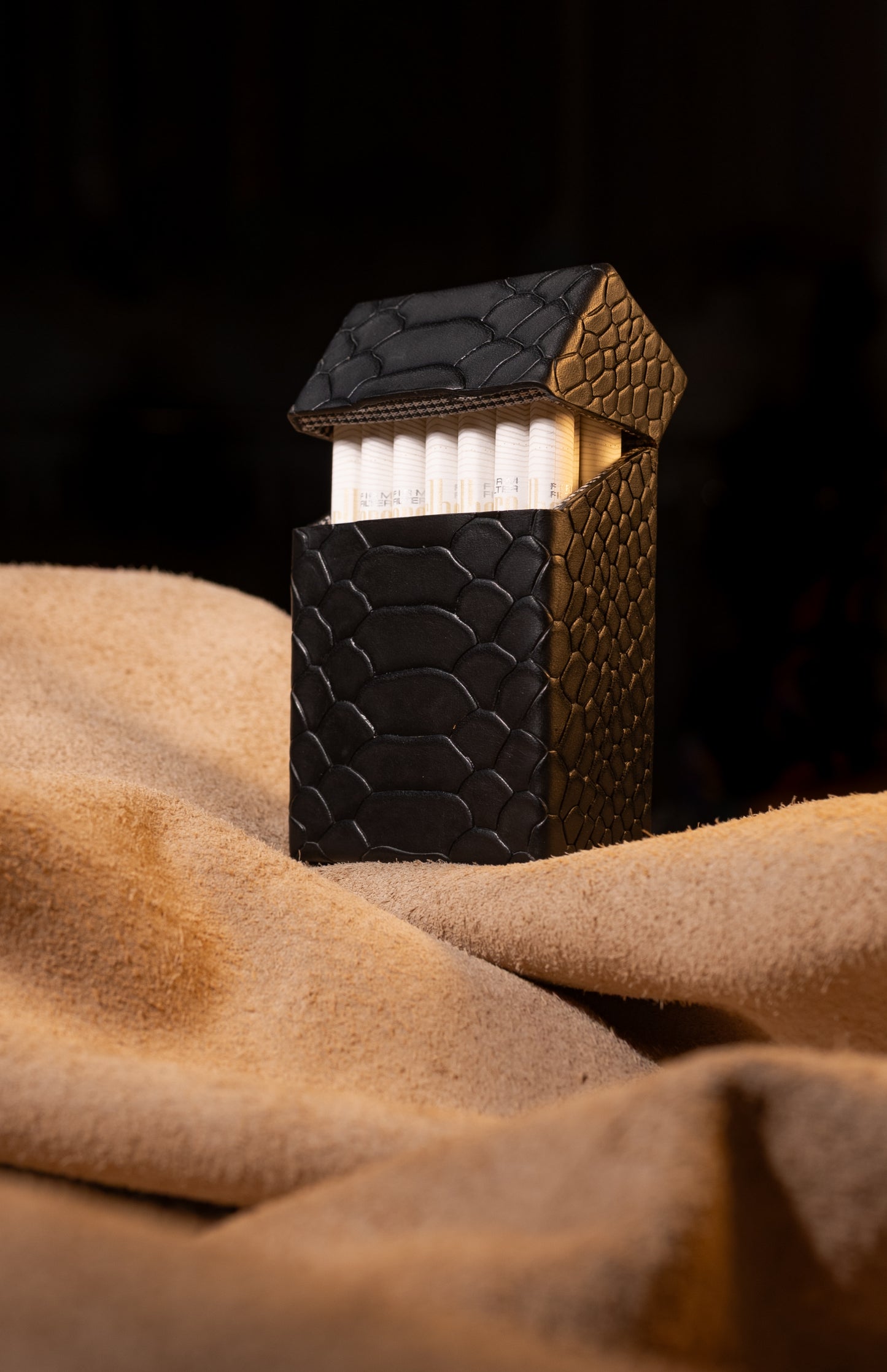 SMOK-PACK Black Croc Magnetic Leather Cigarette Case | Limited Edition | Handcrafted by CoriumSacs®