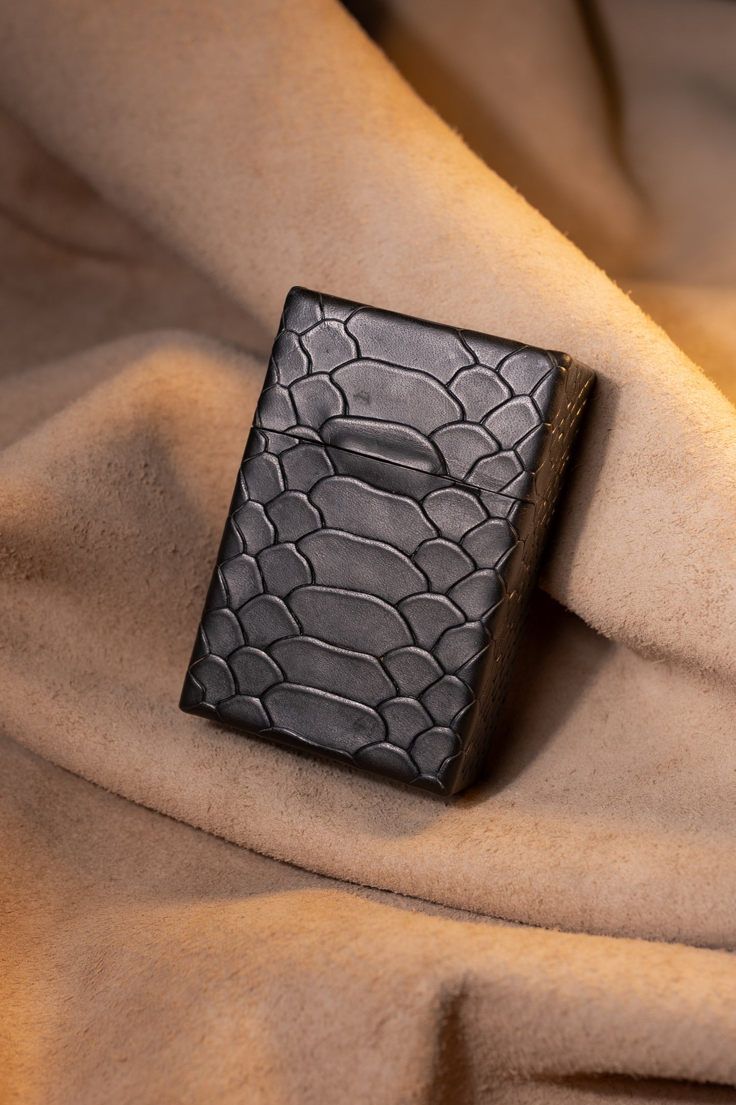 SMOK-PACK Black Croc Magnetic Leather Cigarette Case | Limited Edition | Handcrafted by CoriumSacs®