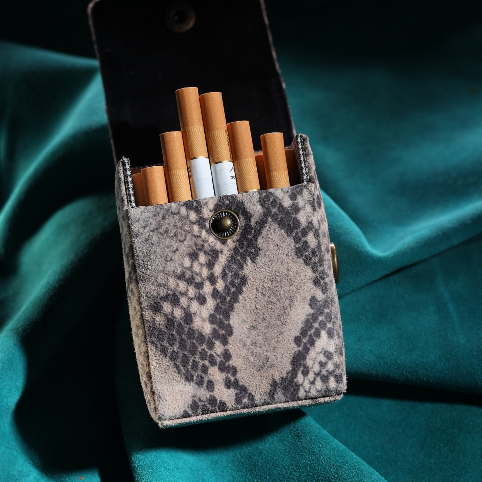 Smok-Pack | Rock Python | Genuine Leather | Handcrafted Cigarette Case | Smoker's Hub 2025 | CoriumSacs®