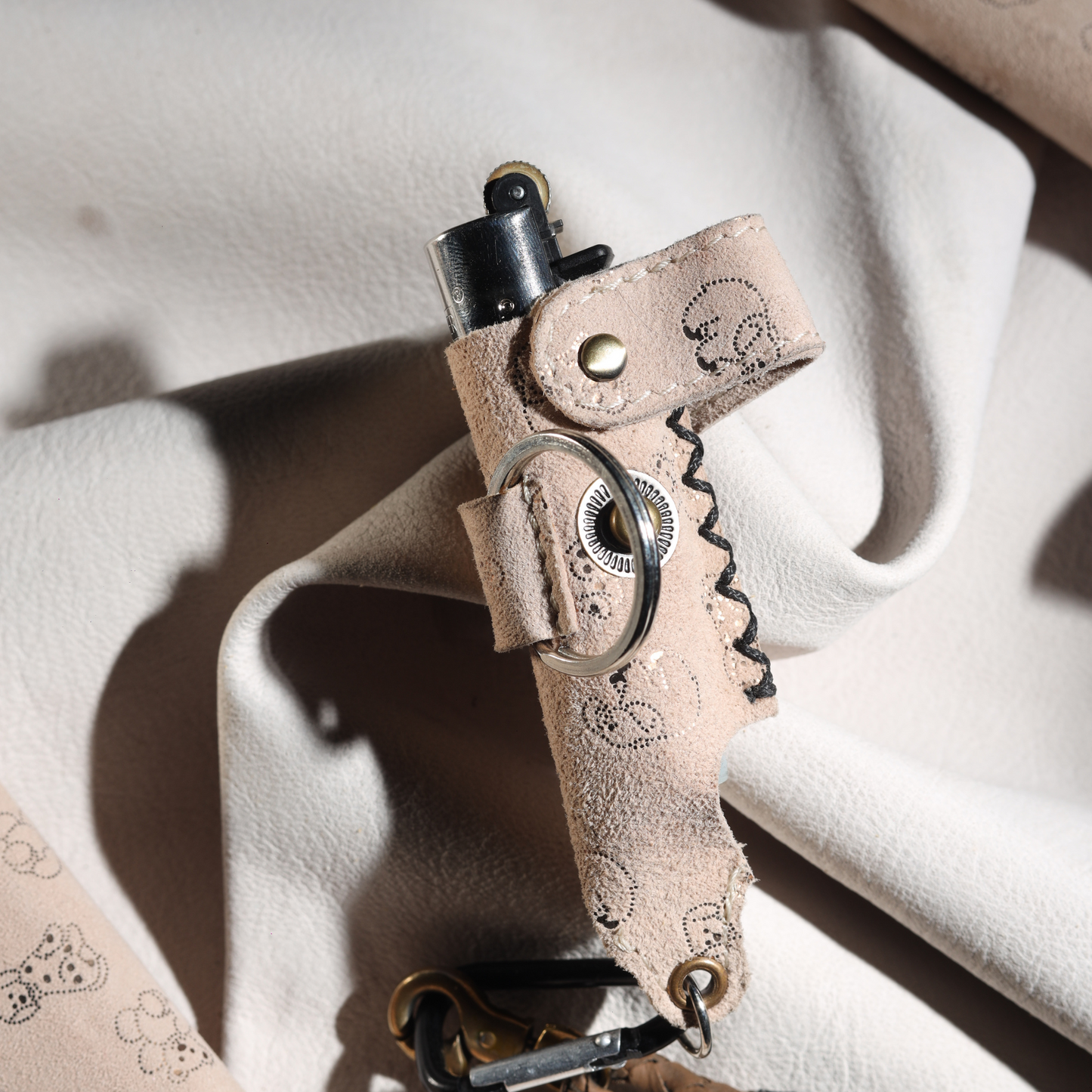 LIGHTER HOLDER / TEDDY PAWS