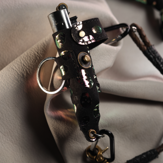 LIGHTER HOLDER / SPECTRAL SKULLS