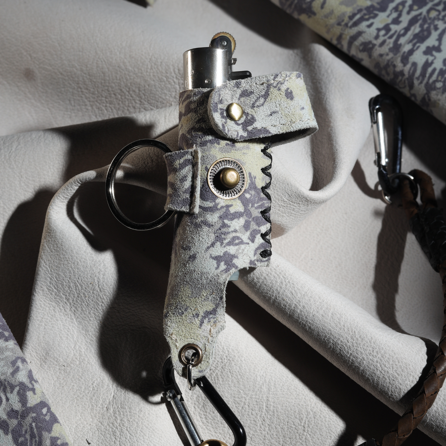 LIGHTER HOLDER / FROST VEIL