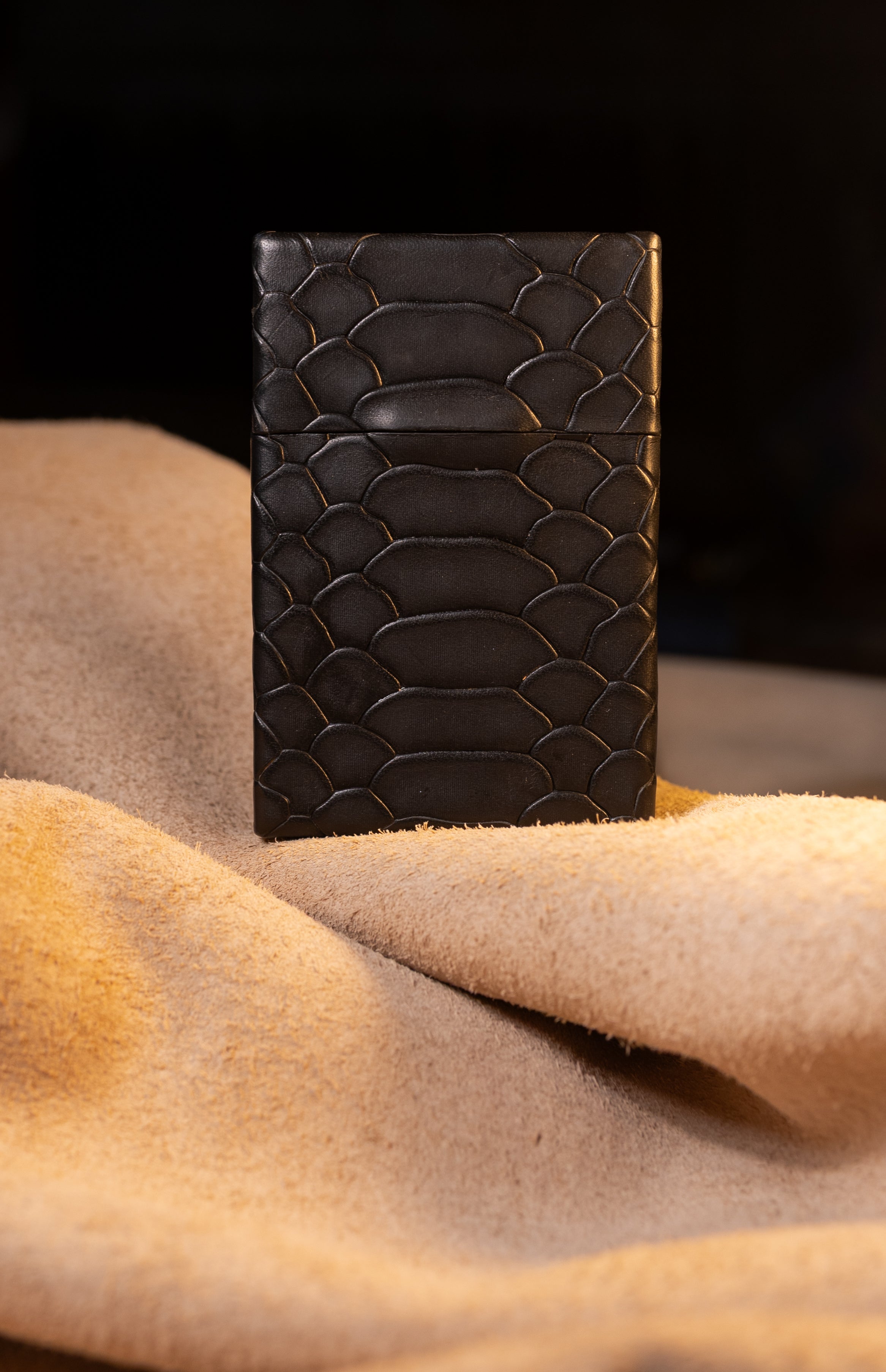 SMOK-PACK Black Croc – Magnetic Leather Cigarette Case | Limited