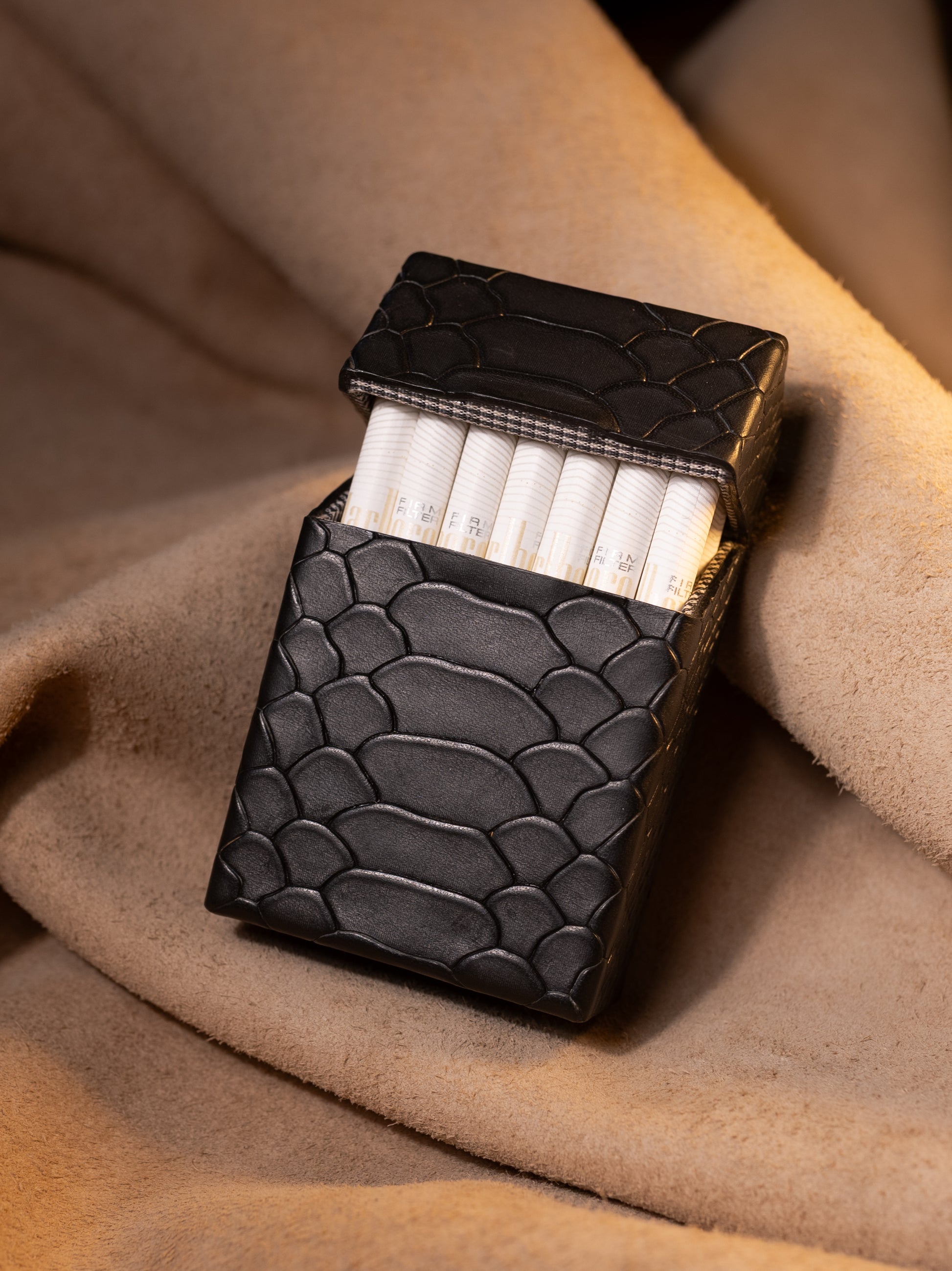 SMOK-PACK Black Croc Magnetic Leather Cigarette Case | Limited Edition | Handcrafted by CoriumSacs®